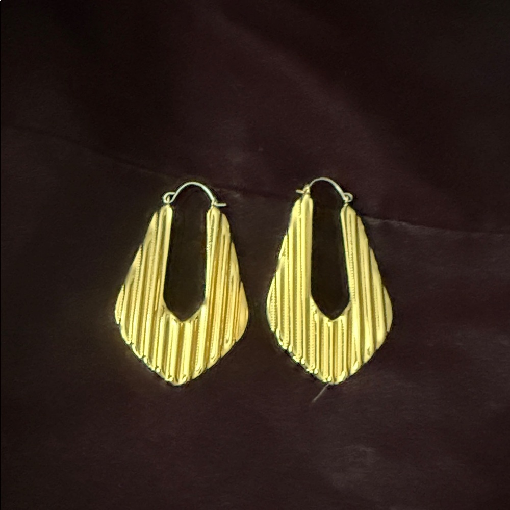 Chic Gold Textured Drop Earrings